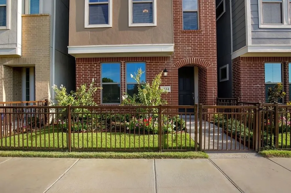 1140 Manacor Lane Dallas, TX 75212
