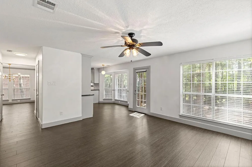 39 W Tallowberry Drive The Woodlands, TX 77381