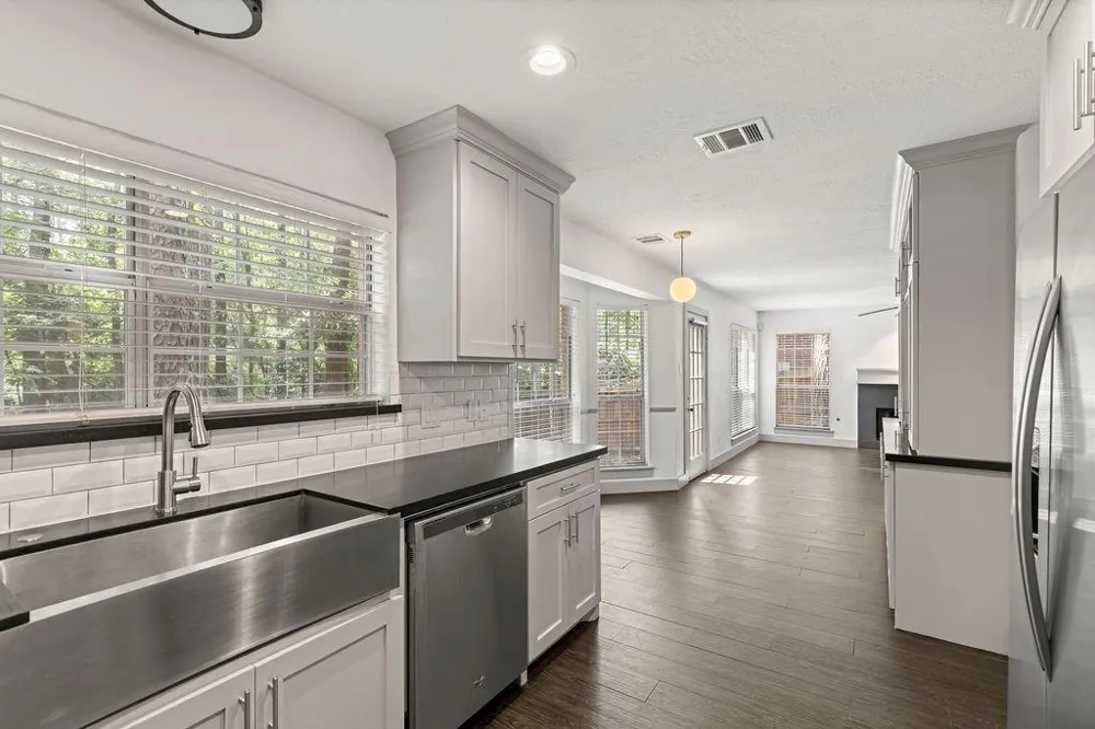 39 W Tallowberry Drive The Woodlands, TX 77381
