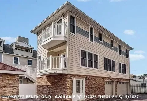 21 Blaine Avenue #24