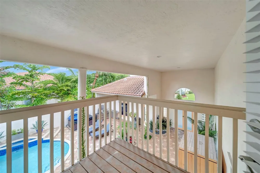 12127 NW 9th Dr Coral Springs, FL 33071