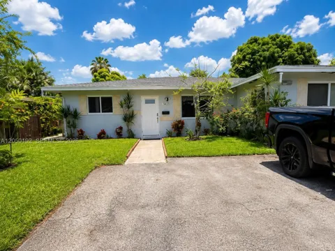 5435 NW 17th Court NW