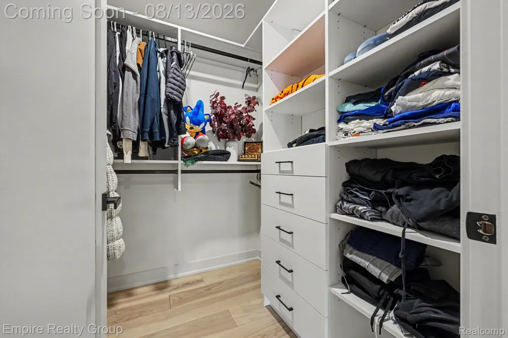 4340 Queens Way Bloomfield Charter Township, MI 48304