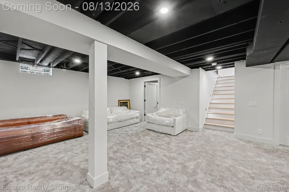 4340 Queens Way Bloomfield Charter Township, MI 48304