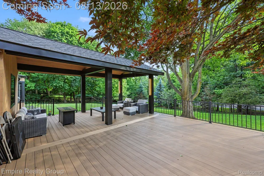 4340 Queens Way Bloomfield Charter Township, MI 48304