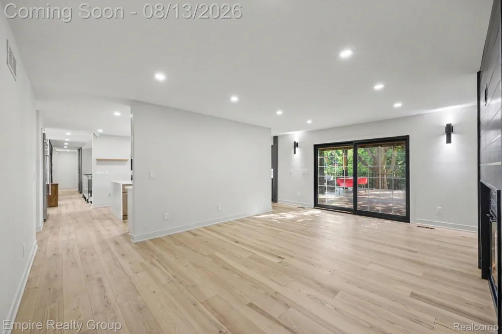 4340 Queens Way Bloomfield Charter Township, MI 48304