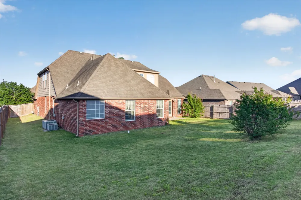 1004 S 75th Street Broken Arrow, OK 74014