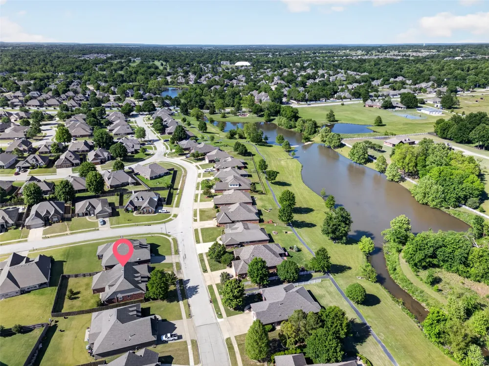 1004 S 75th Street Broken Arrow, OK 74014