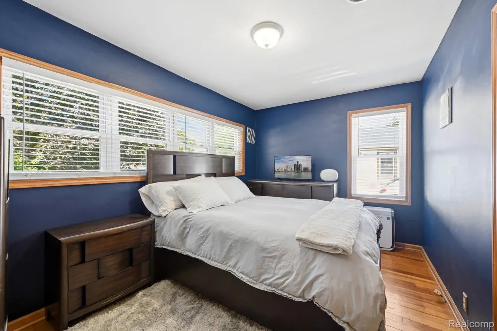 1920 E Saratoga Street Ferndale City, MI 48220