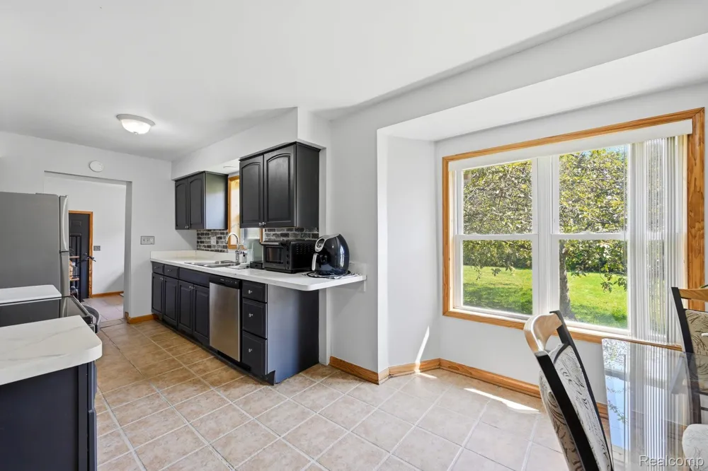 1920 E Saratoga Street Ferndale City, MI 48220
