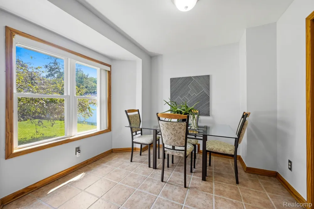 1920 E Saratoga Street Ferndale City, MI 48220