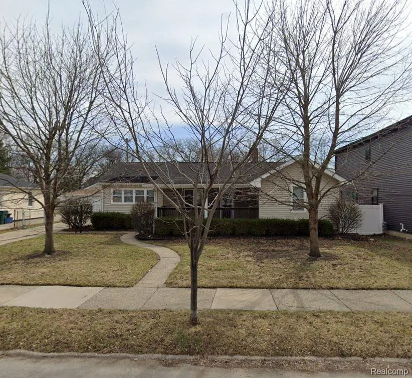 1920 E Saratoga Street Ferndale City, MI 48220