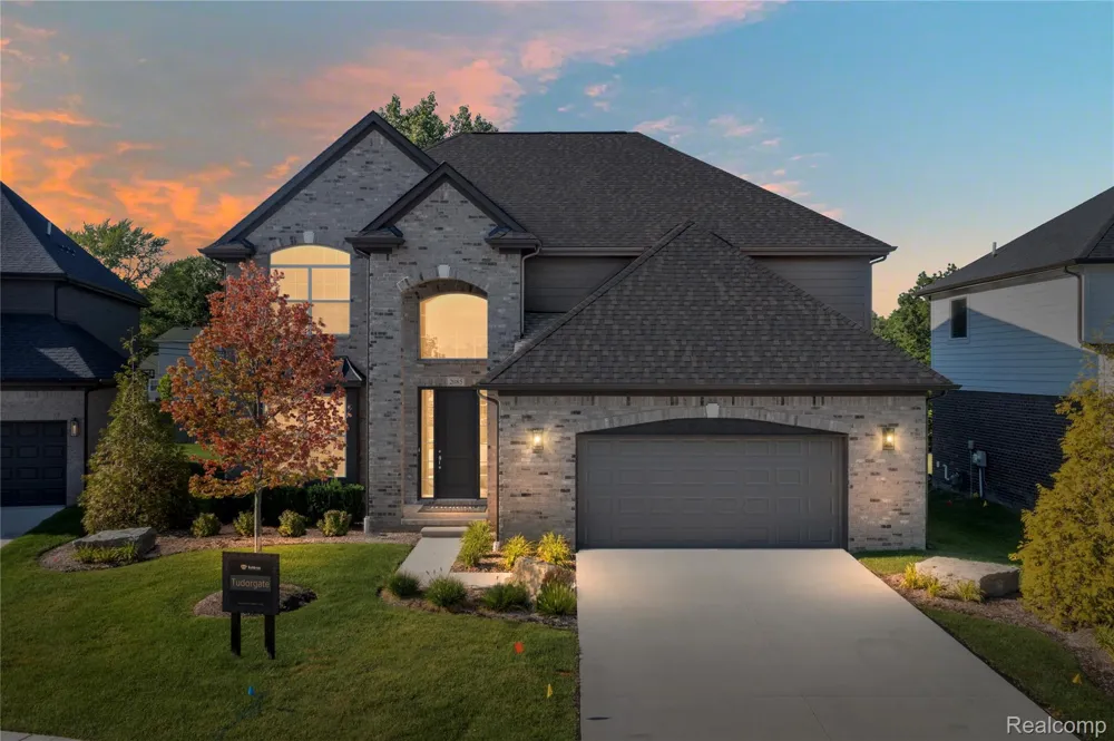 2085 Kohli Drive Troy City, MI 48083