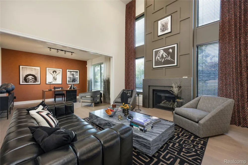 2085 Kohli Drive Troy City, MI 48083