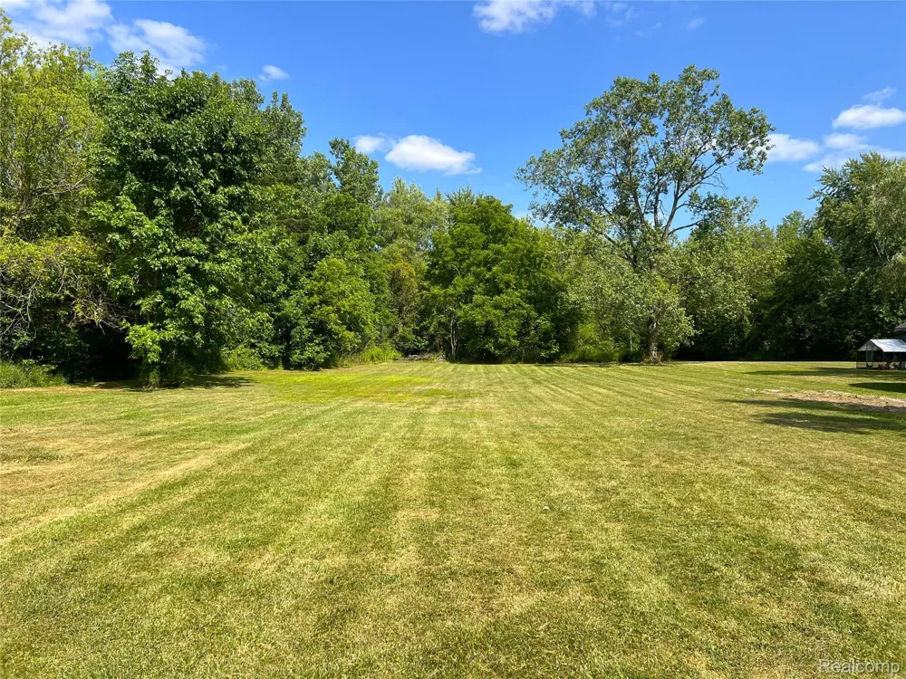 2427 S Vassar Road Davison Township, MI 48423