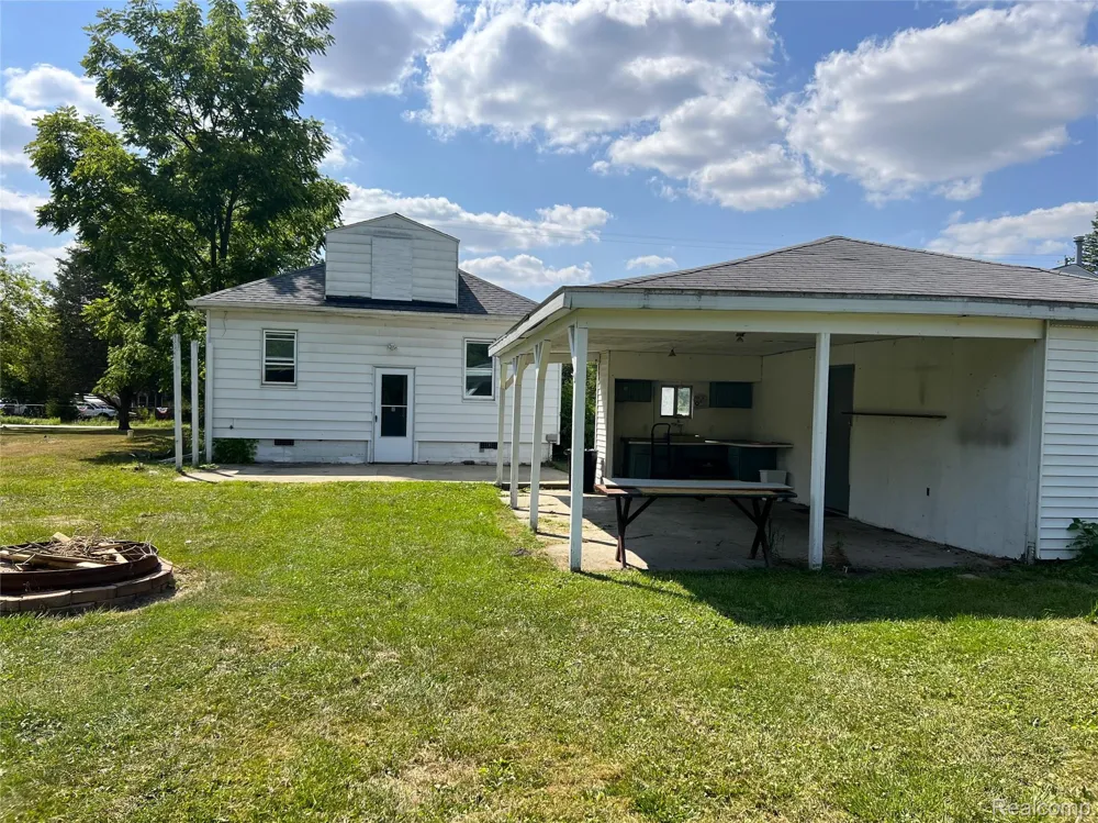 2427 S Vassar Road Davison Township, MI 48423