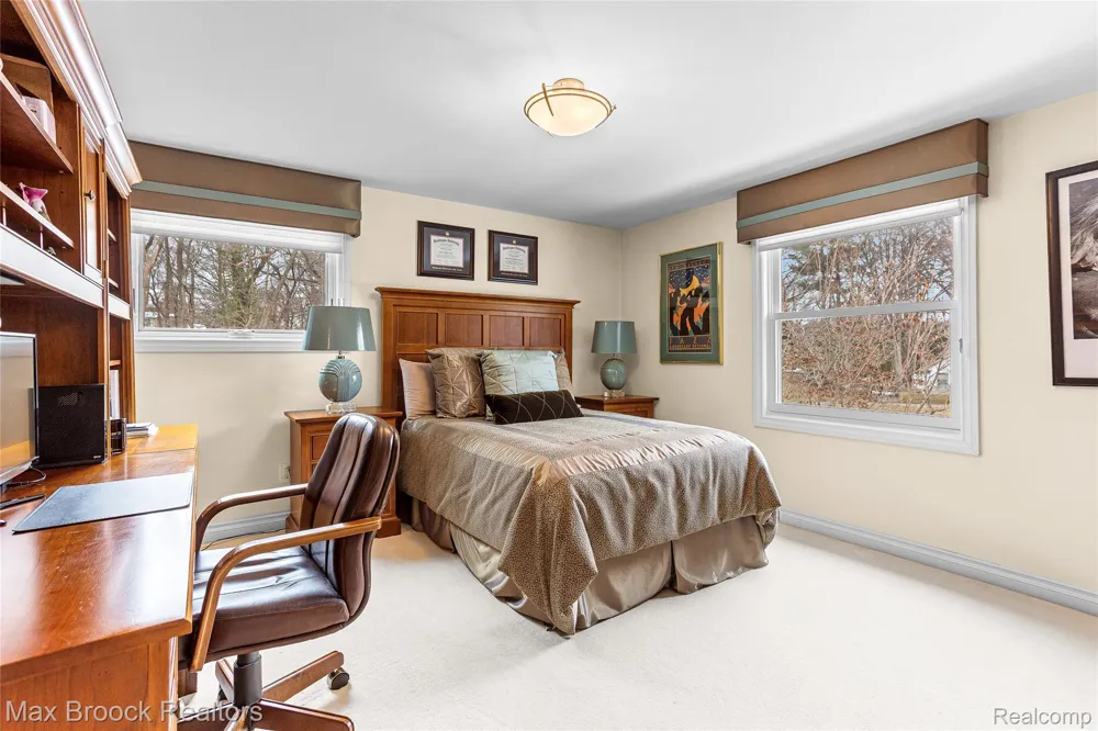 25933 Hersheyvale Drive Franklin Village, MI 48025