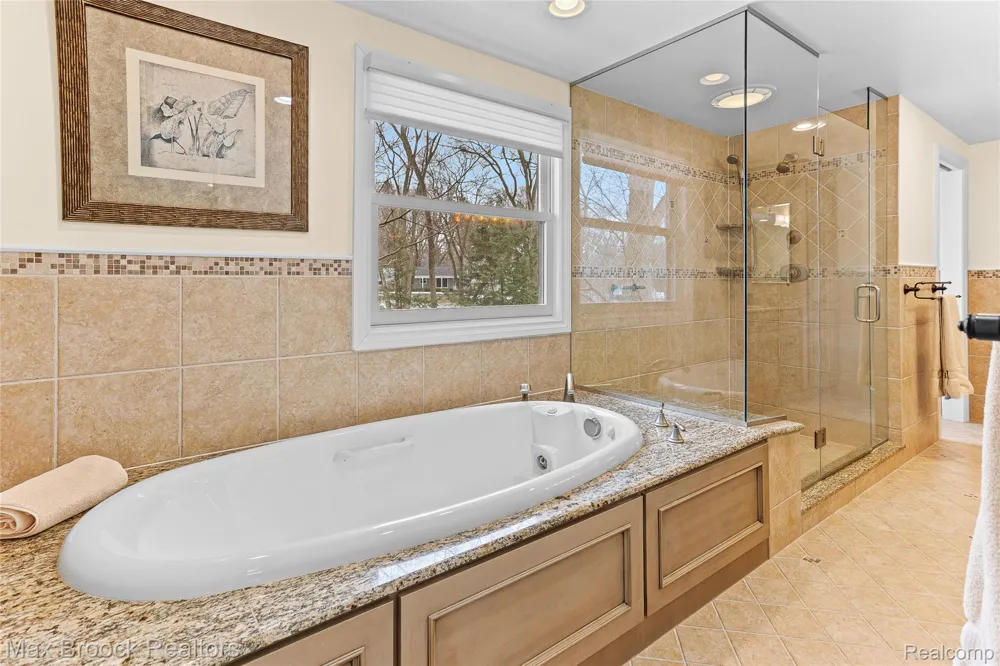 25933 Hersheyvale Drive Franklin Village, MI 48025