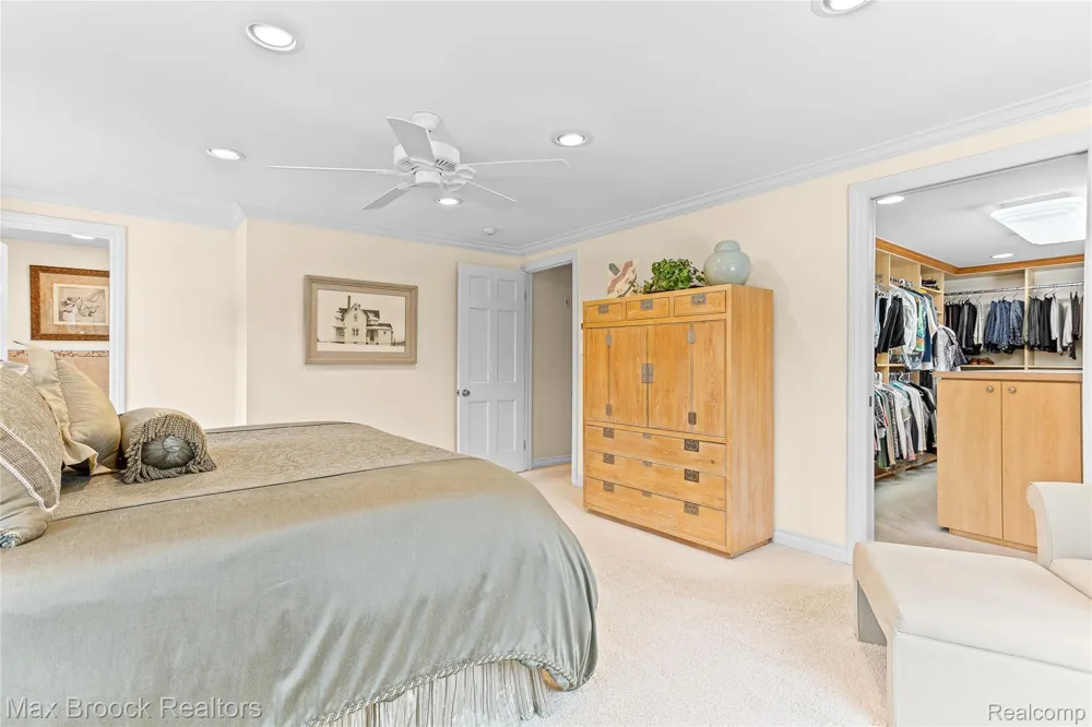 25933 Hersheyvale Drive Franklin Village, MI 48025