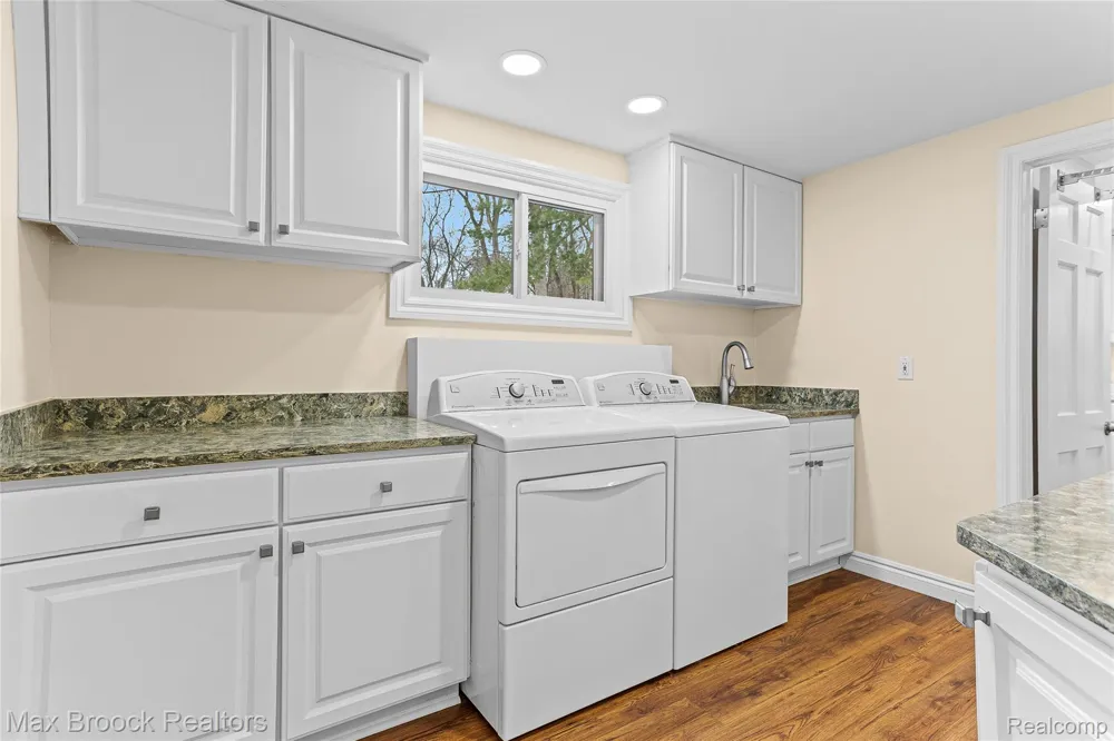 25933 Hersheyvale Drive Franklin Village, MI 48025