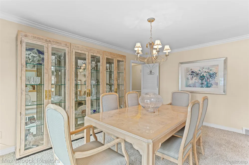 25933 Hersheyvale Drive Franklin Village, MI 48025