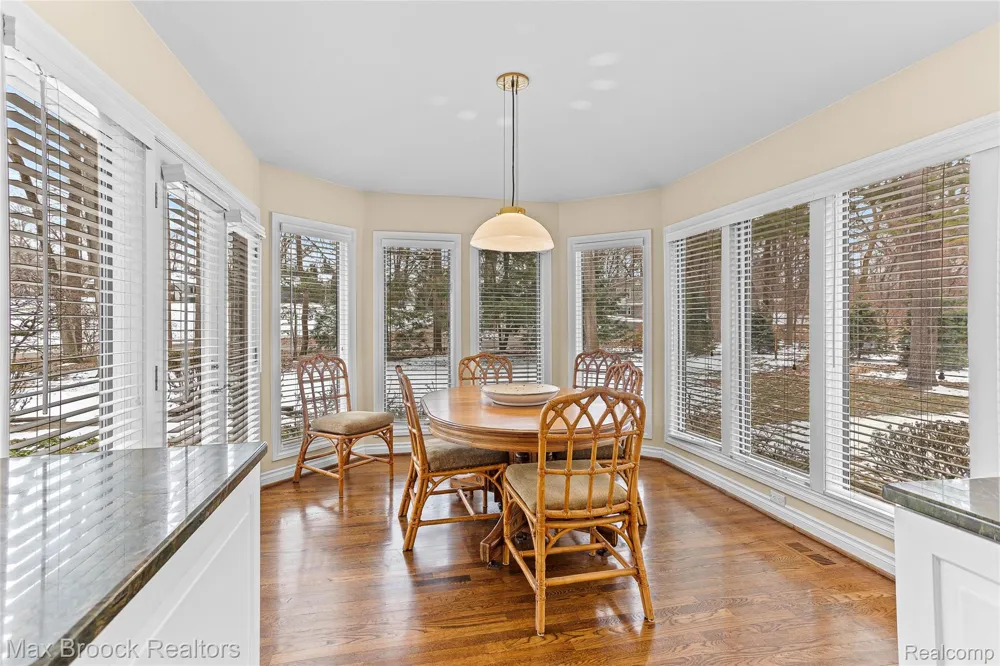 25933 Hersheyvale Drive Franklin Village, MI 48025