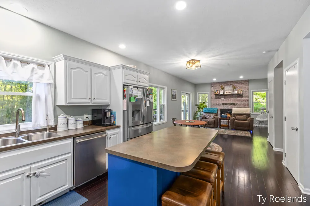 99 Radny Drive SE Lowell, MI 49331
