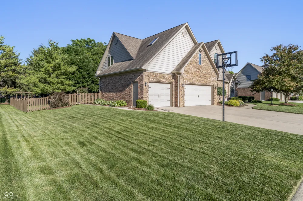 1187 Forest Commons Drive Avon, IN 46123