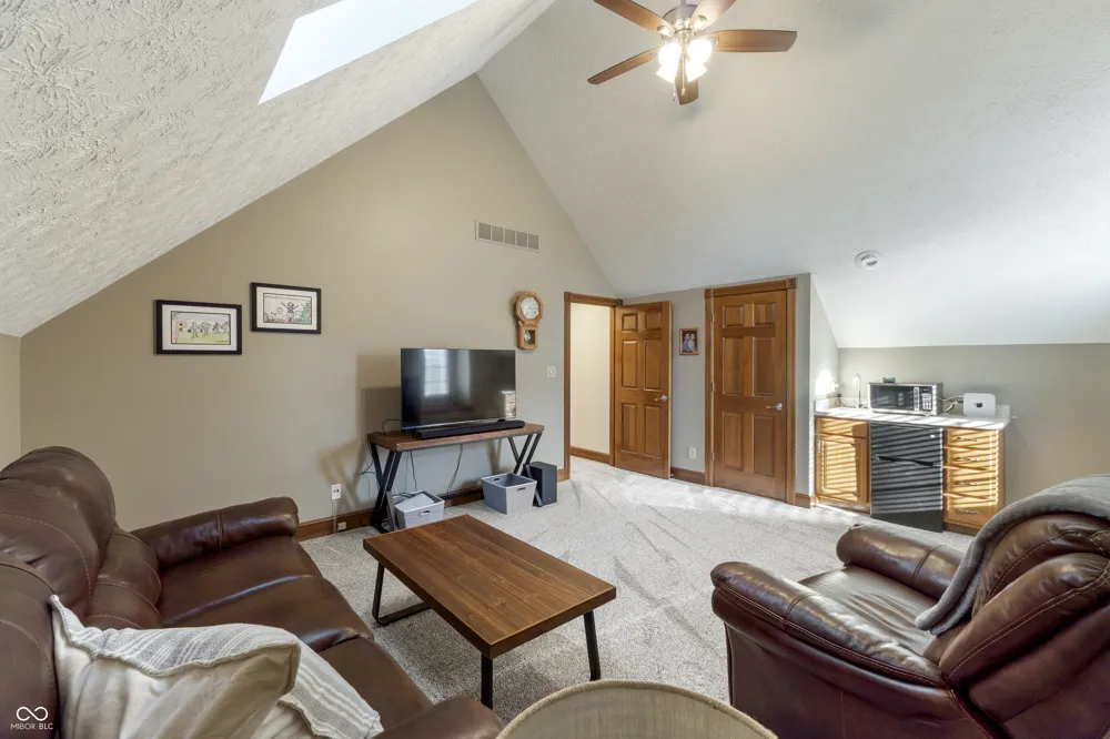1187 Forest Commons Drive Avon, IN 46123