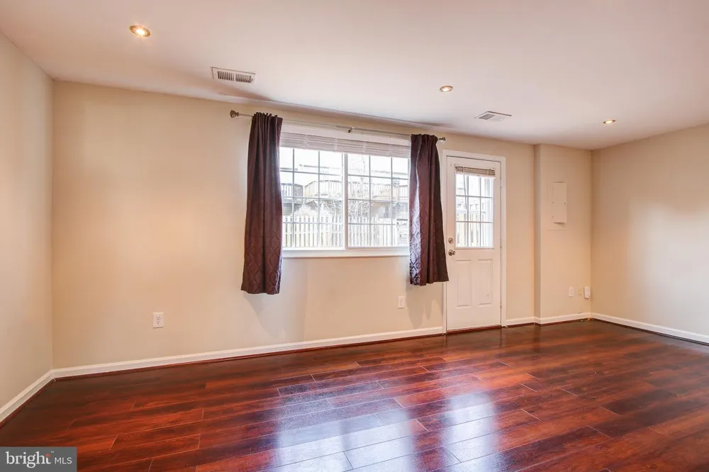 6324 LIGHTBURN COURT Centreville, VA 20121