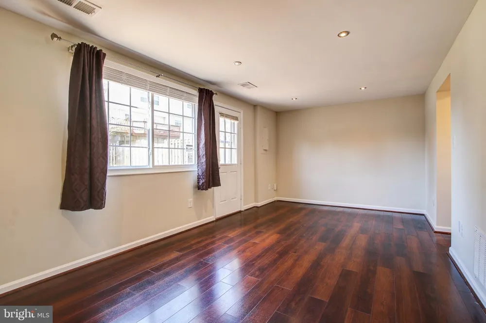 6324 LIGHTBURN COURT Centreville, VA 20121