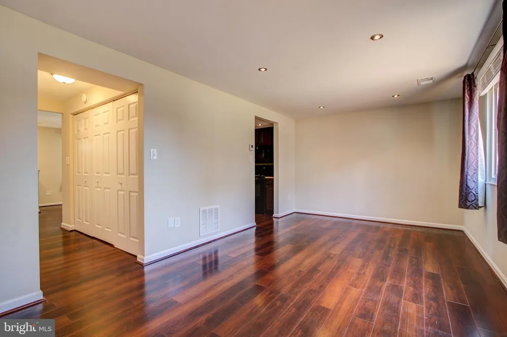 6324 LIGHTBURN COURT Centreville, VA 20121