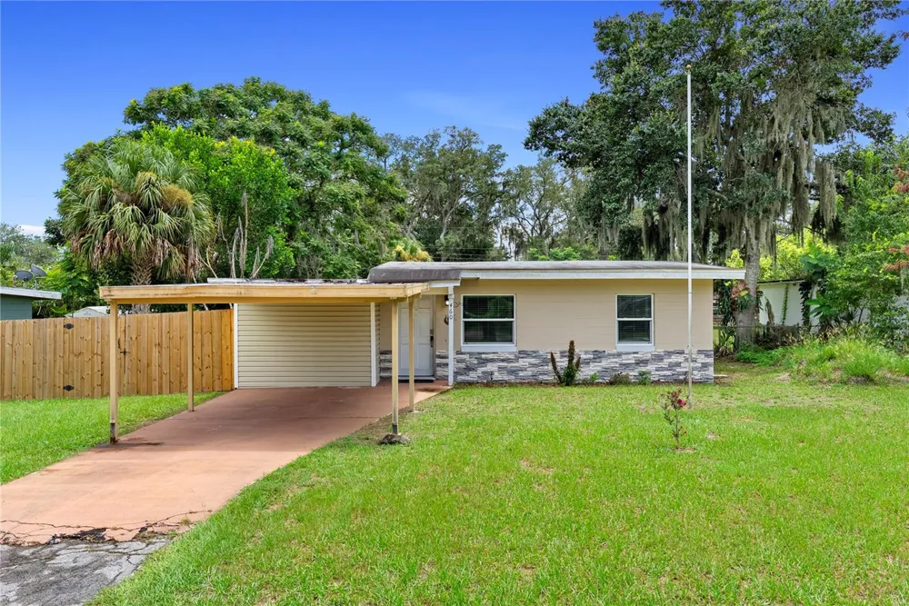 460 E 3RD STREET Chuluota, FL 32766