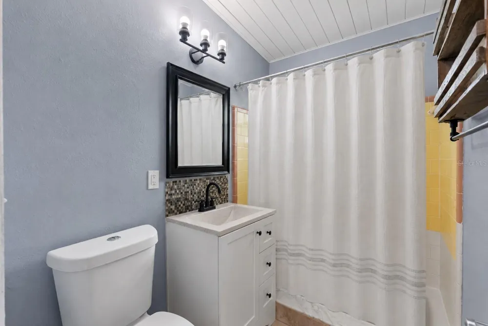 460 E 3RD STREET Chuluota, FL 32766