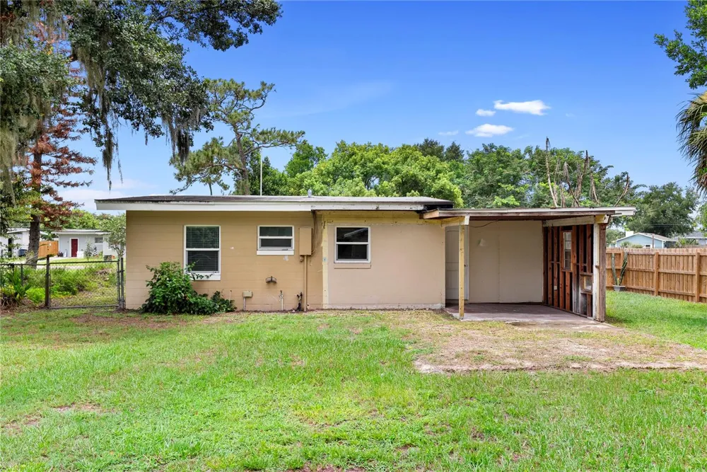 460 E 3RD STREET Chuluota, FL 32766