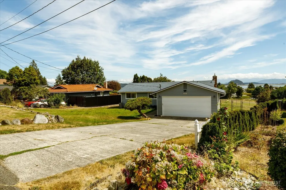 699 Maplewood Loop Oak Harbor, WA 98277
