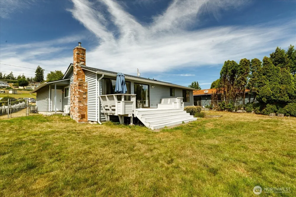 699 Maplewood Loop Oak Harbor, WA 98277