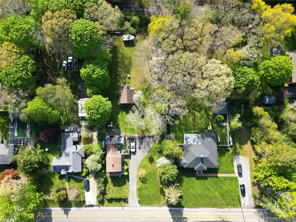 41 Summit Boulevard Westhampton, NY 11977