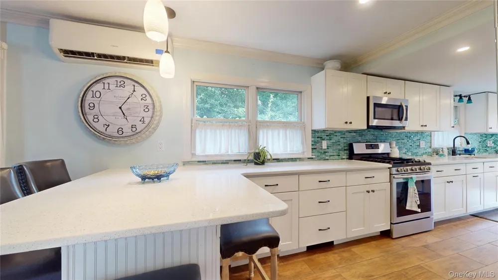 41 Summit Boulevard Westhampton, NY 11977