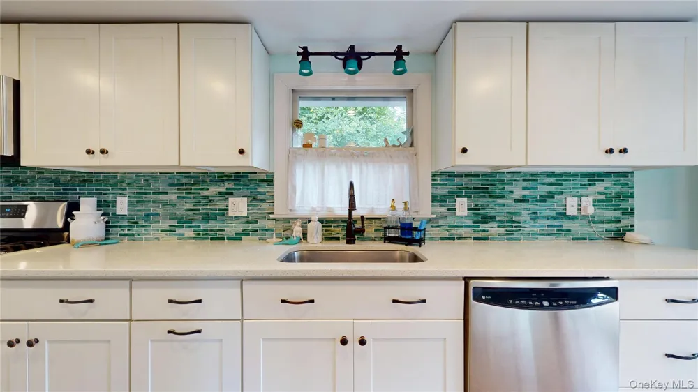 41 Summit Boulevard Westhampton, NY 11977