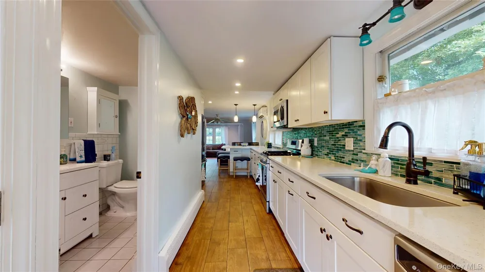 41 Summit Boulevard Westhampton, NY 11977