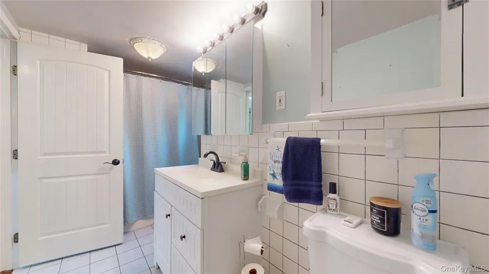 41 Summit Boulevard Westhampton, NY 11977