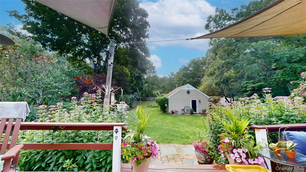 41 Summit Boulevard Westhampton, NY 11977