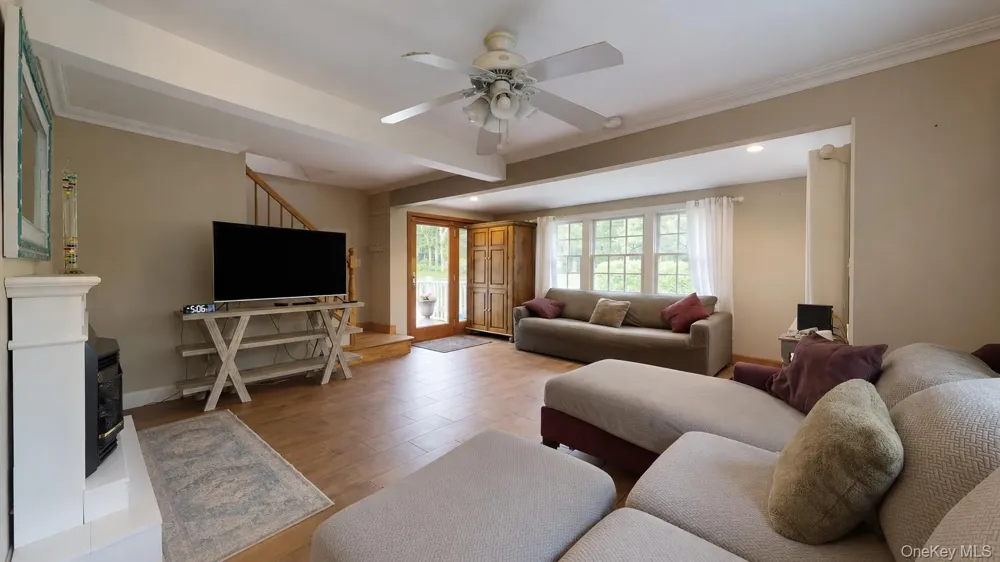 41 Summit Boulevard Westhampton, NY 11977