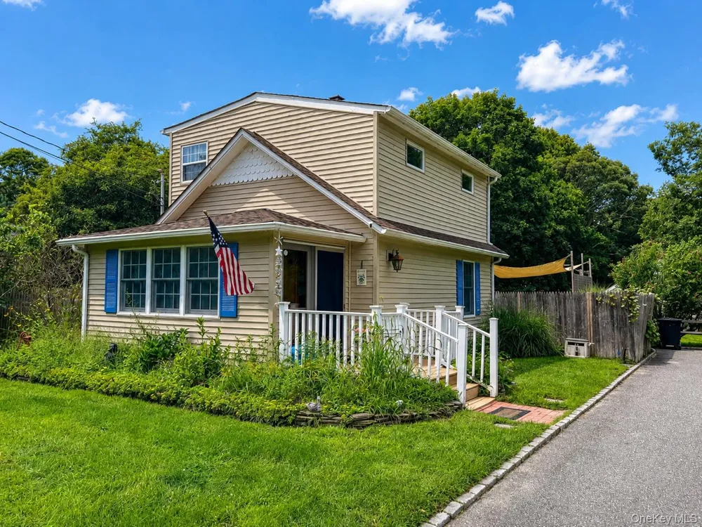41 Summit Boulevard Westhampton, NY 11977