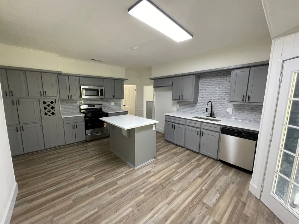309 Poplar Street Italy, TX 76651