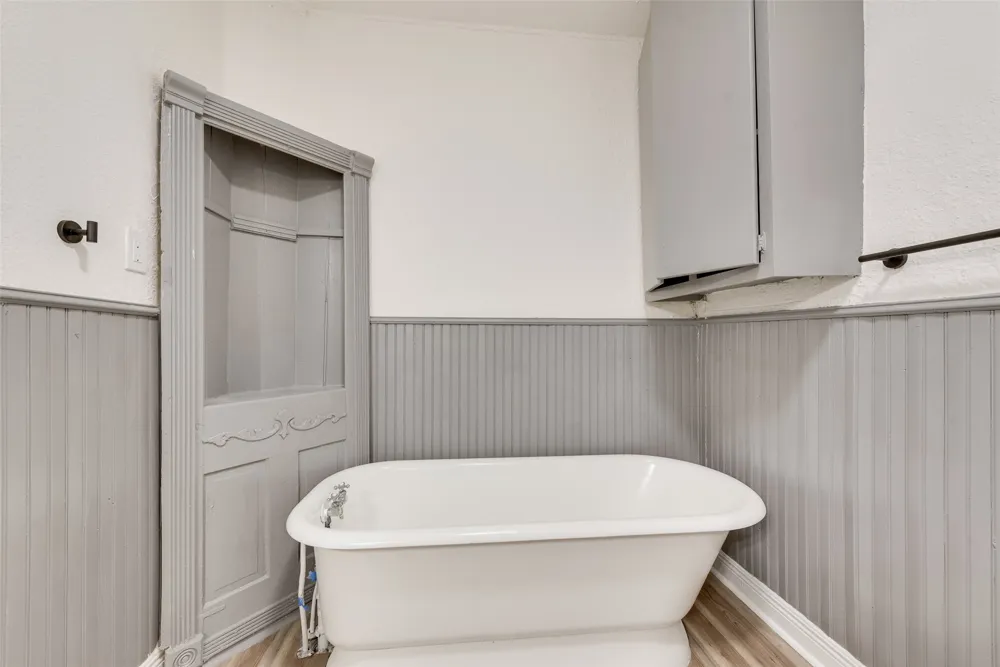 309 Poplar Street Italy, TX 76651