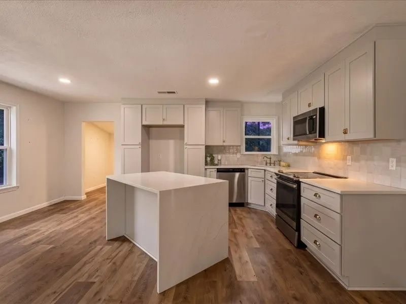 8846 County Road 2448 Tool, TX 75143