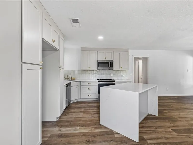 8846 County Road 2448 Tool, TX 75143