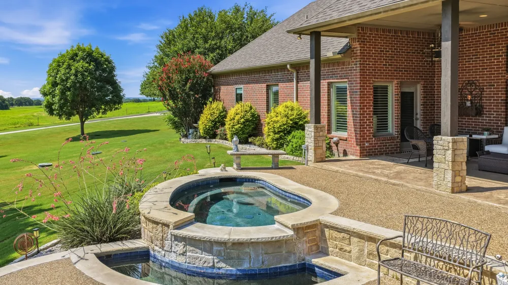 241 Pinnacle Peak Lane Weatherford, TX 76087